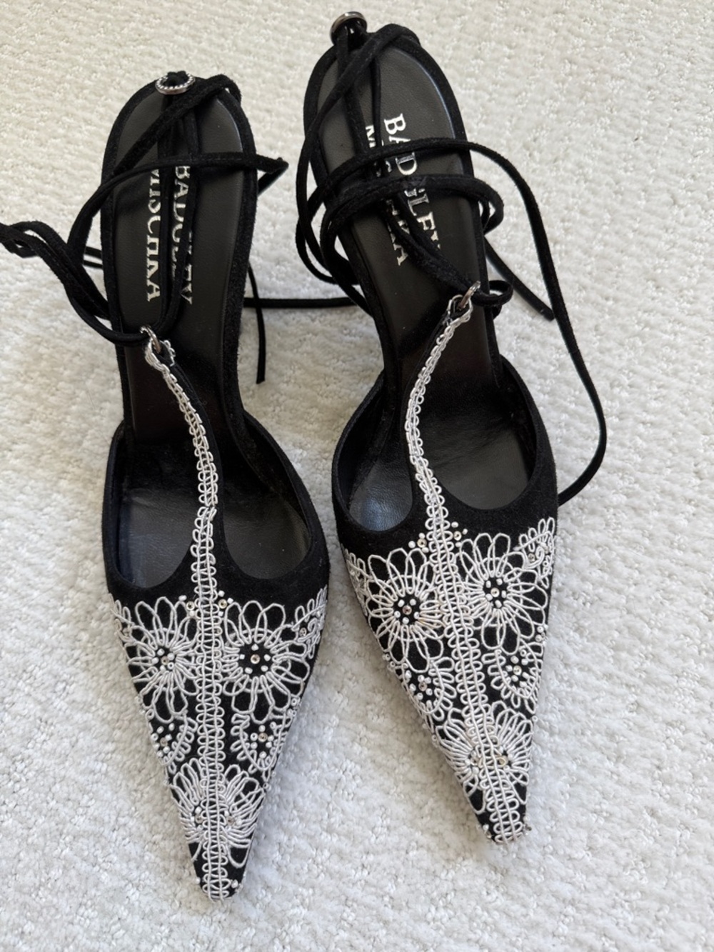 Badgley Mischka Black Heels with White Lace Floral Embroidery NWOT